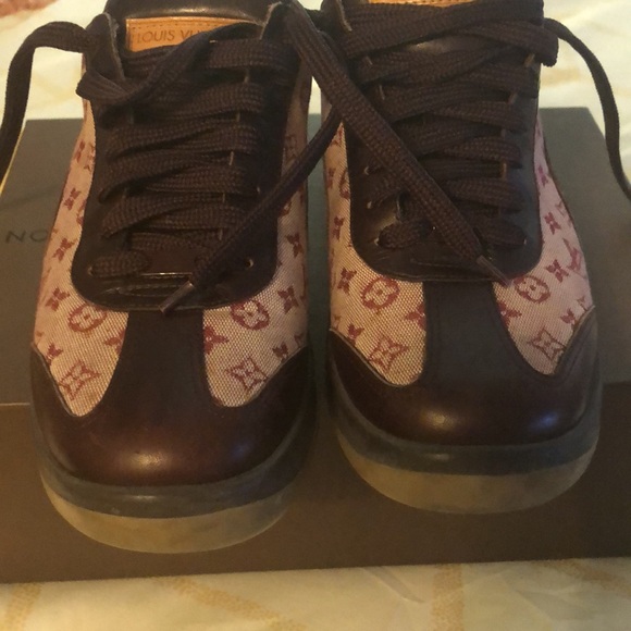 Authentic Louis Vuitton sneakers - Picture 5 of 5